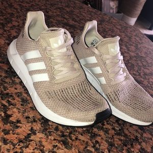 Adidas swift run shoes